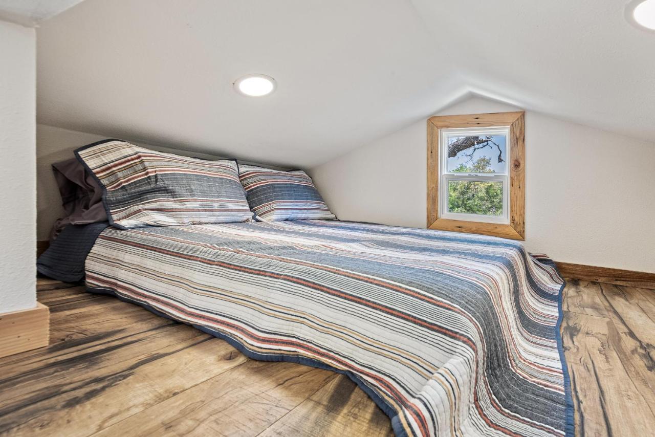 Romantic Tiny Luxury Retreat W Heated Pool, Sauna N Outdoor Shower In Wimberley 10 Acres Екстер'єр фото