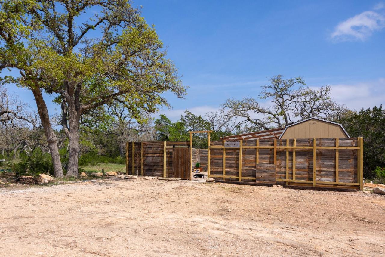 Romantic Tiny Luxury Retreat W Heated Pool, Sauna N Outdoor Shower In Wimberley 10 Acres Екстер'єр фото